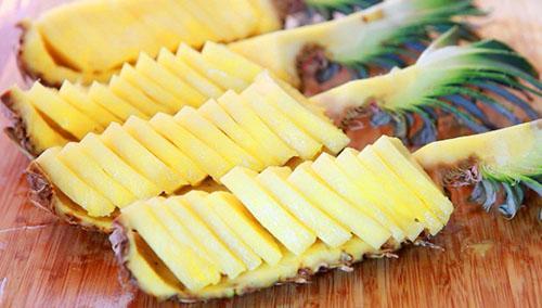 Overmatige consumptie van ananas kan het lichaam schaden