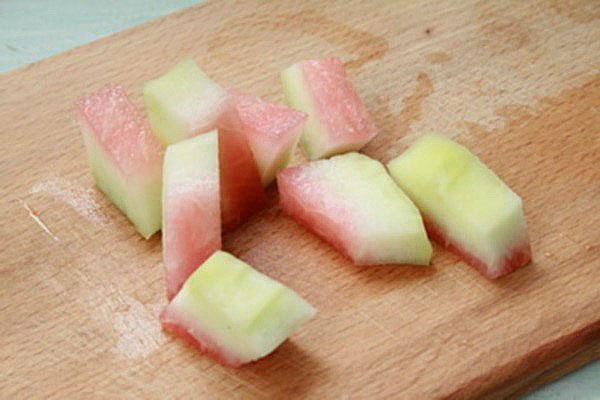 kovrčavo narezivanje korica lubenice
