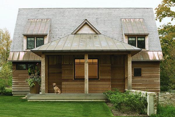 dak van een houten huis