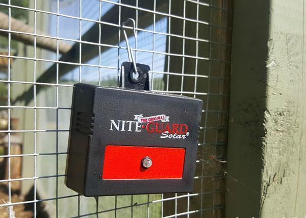 nite guard zonne-roofdierverlichting apparaat