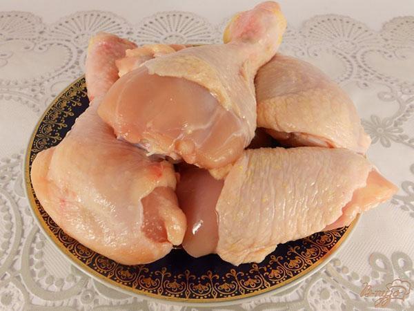 narežite piletinu na porcije