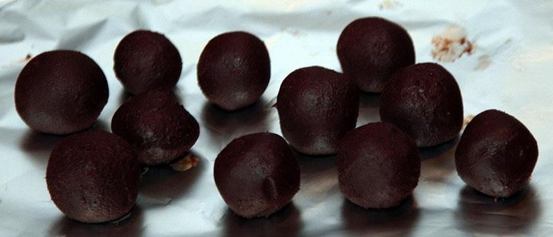 bomboni od datulja u čokoladi