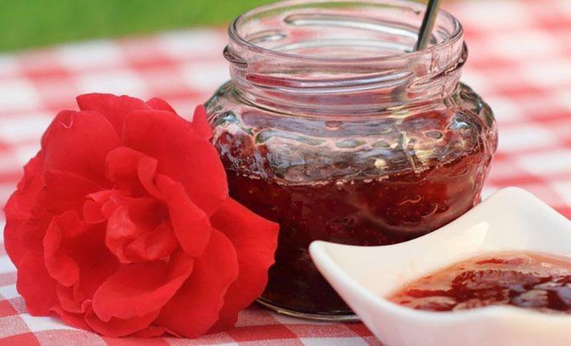 džem od ružinih latica s medom