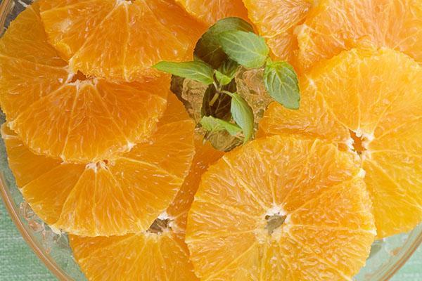 naranču narezati na kolutiće